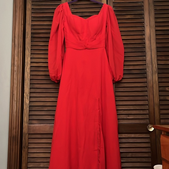Elegant Red Evening Gown/Bridesmaid Dresss - Picture 2 of 3